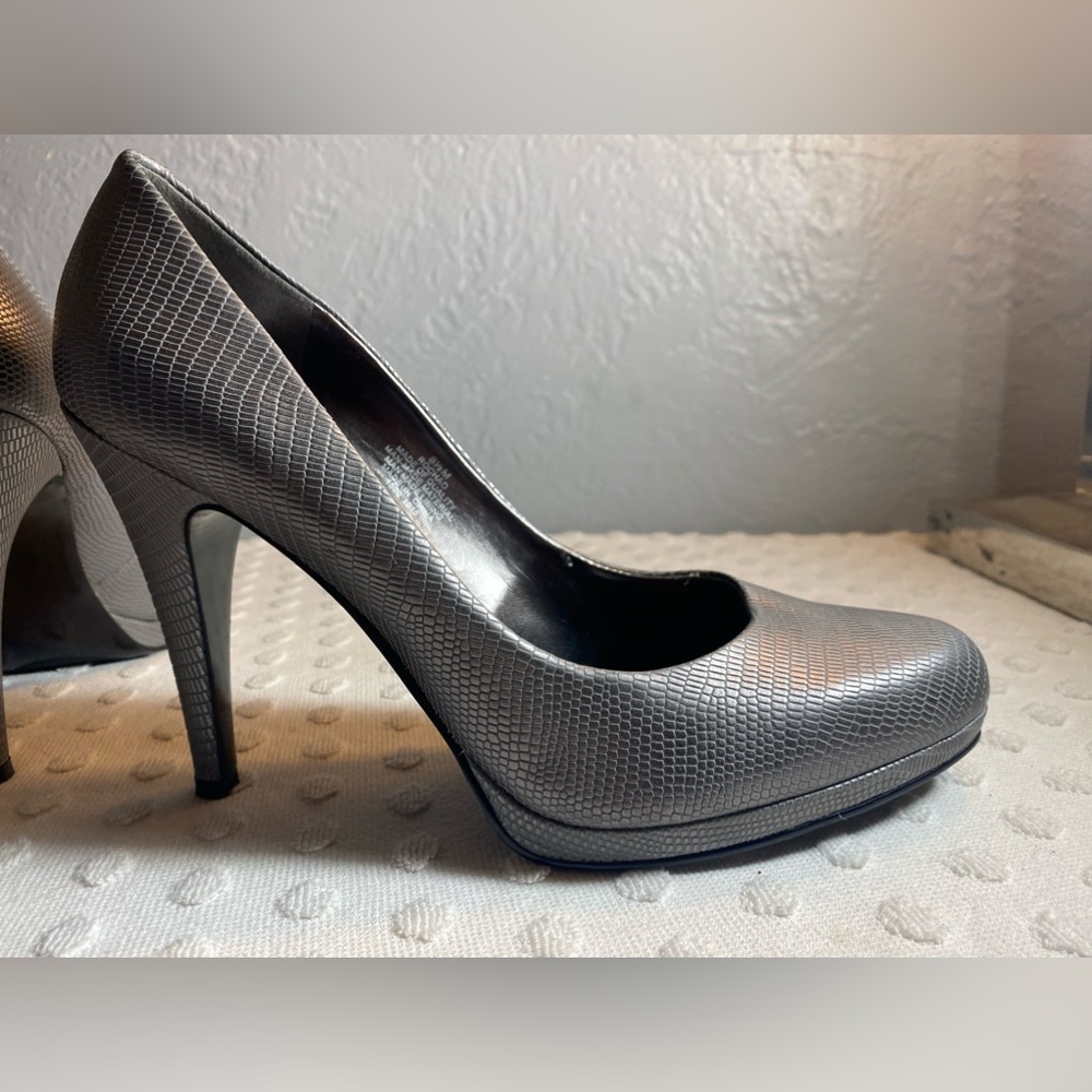 Nine West "Rocha" Grey Animal Print Pump